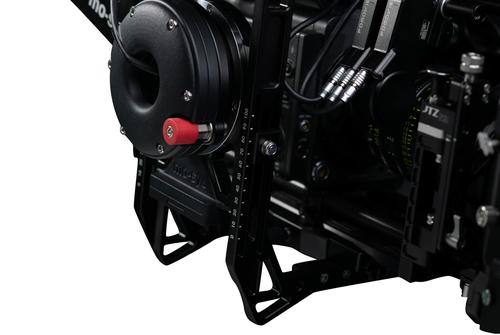 G30-Designed-for-Large-Camera-Packages_q4QwRCq